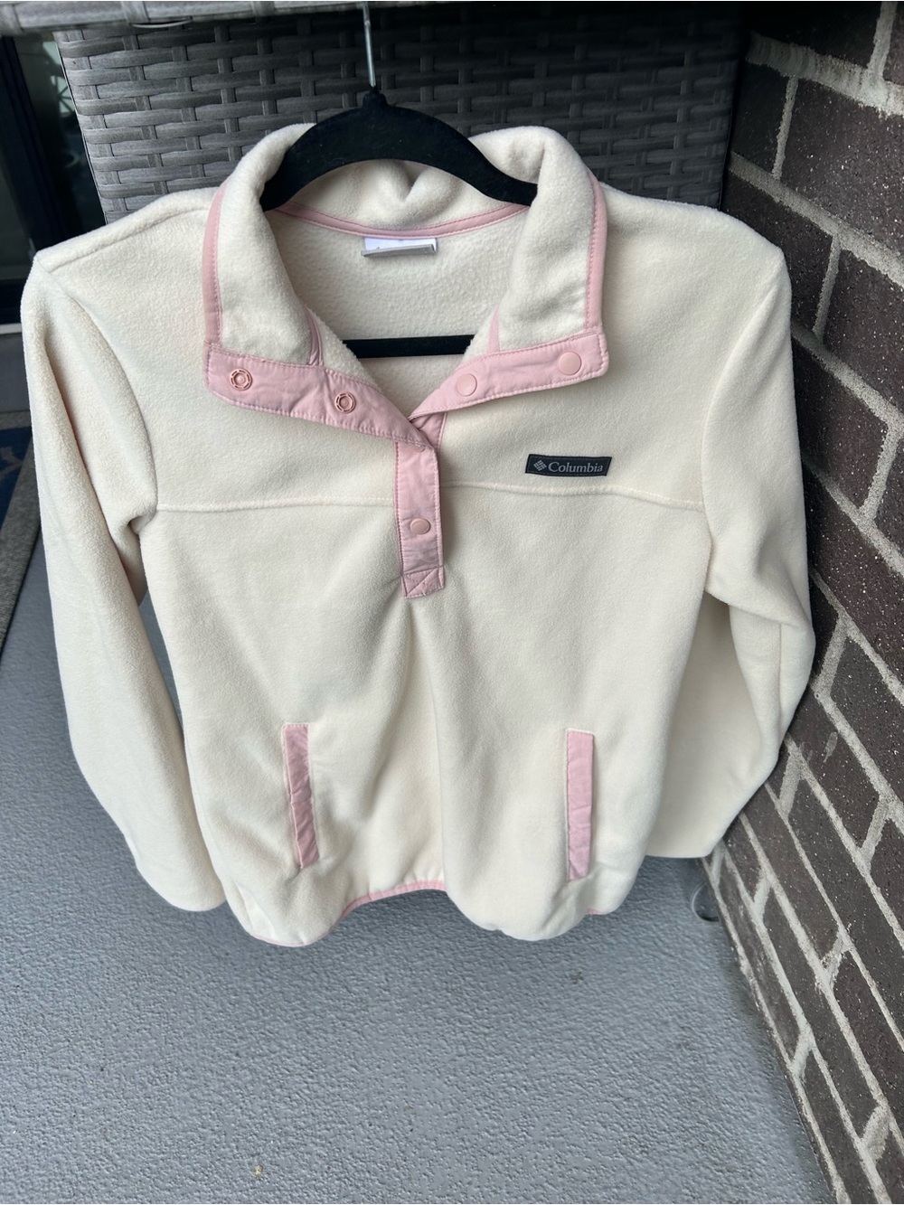 Columbia Cream Fleece Pullover with Pink Trim Size Small